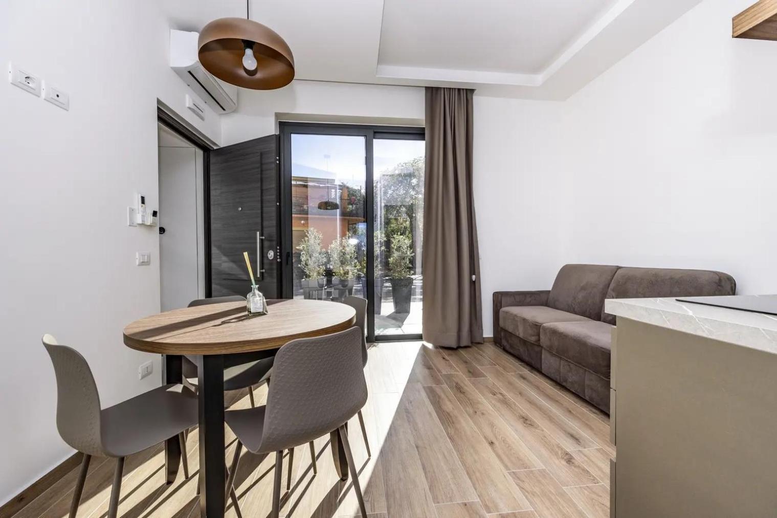 La Brisa Aparthotel Capo dʼOrlando Εξωτερικό φωτογραφία