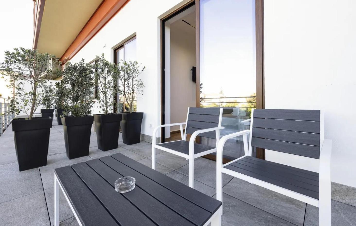 La Brisa Aparthotel Capo dʼOrlando Εξωτερικό φωτογραφία