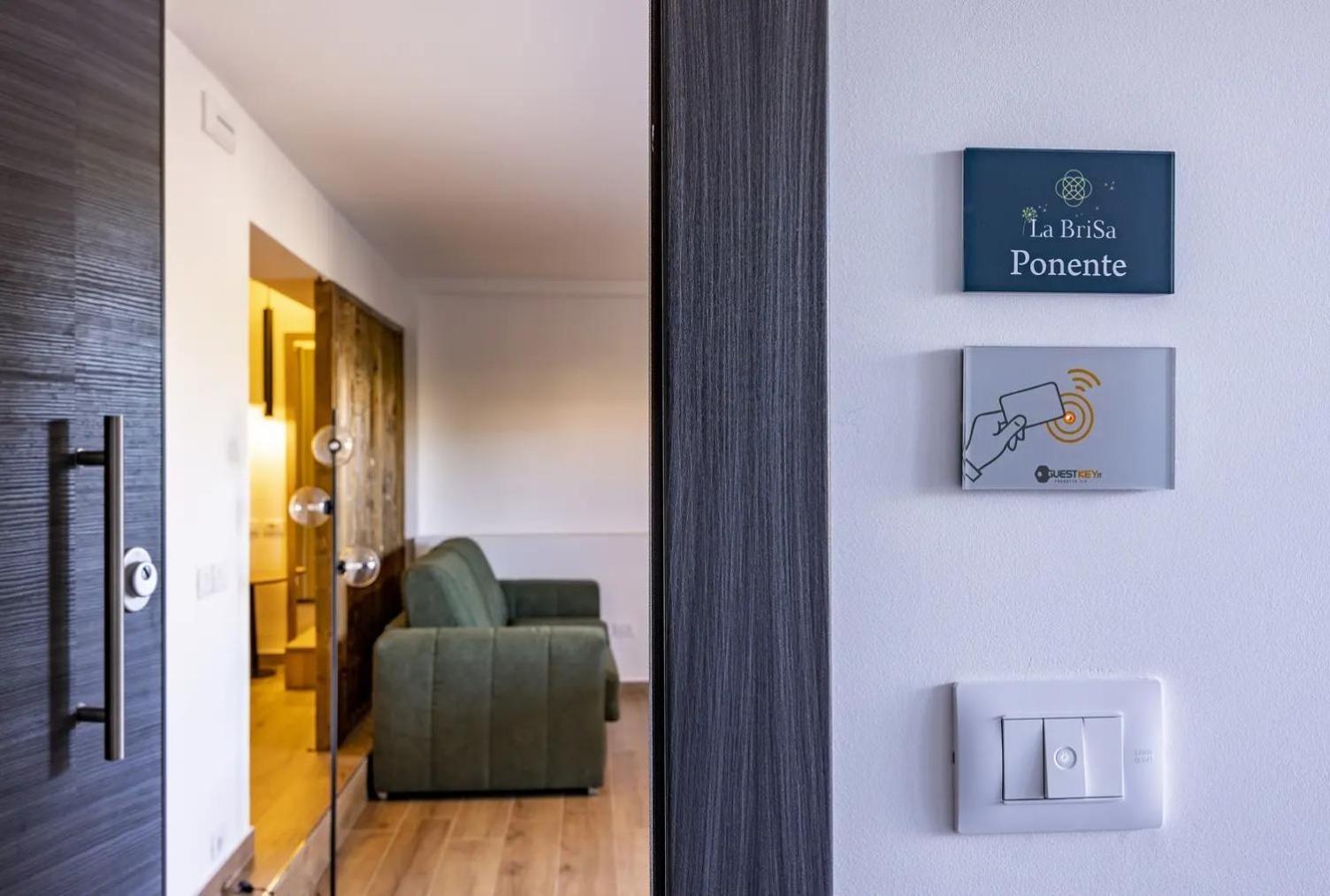 La Brisa Aparthotel Capo dʼOrlando Εξωτερικό φωτογραφία