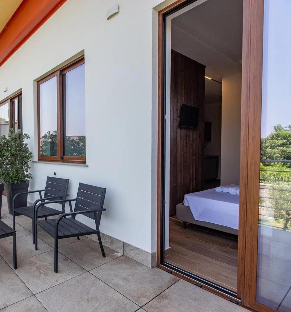 La Brisa Aparthotel Capo dʼOrlando Εξωτερικό φωτογραφία