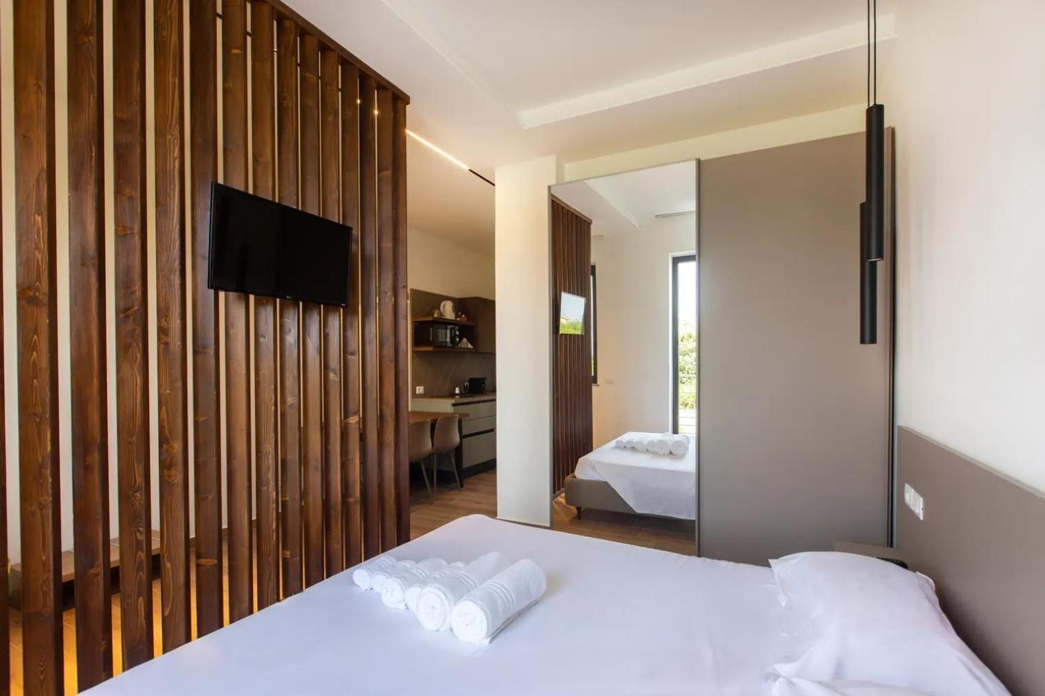 La Brisa Aparthotel Capo dʼOrlando Εξωτερικό φωτογραφία
